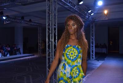 الأزياء الأفريقية تخرج للعالم عن طريق معرض خاص على الإنترنت