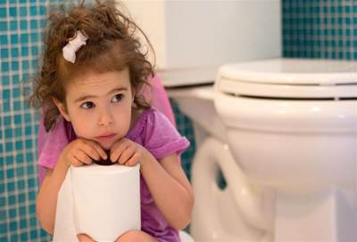 الإمساك عند  الأطفال .. الأسباب والعلاج
