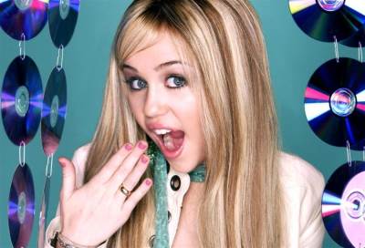 بعد 5 أعوام من تصوير المسلسل .. مايلي سايروس تودع براءة "هانا مونتانا"