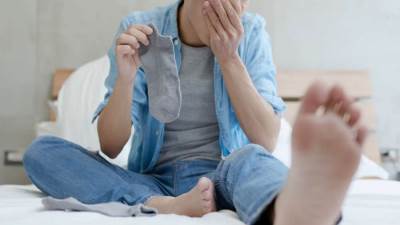 هل تصدق .. «الجوارب ذات الرائحة الكريهة» .. تقتل البعوض