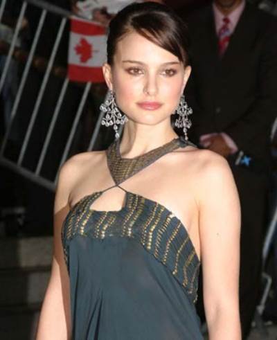 ناتالي بورتمان المرأة الأكثر أناقة.. وسنوكي أسوأ لباس في 2011