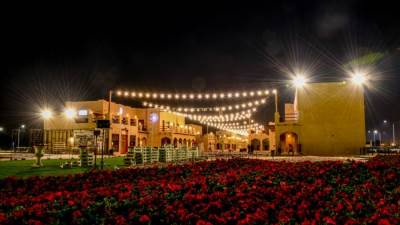 مواطن من كازاخستان يصالح زوجته بمليون وردة في يوم المرأة العالمي