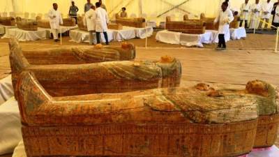 أمريكي يصنع تابوتا فرعونيا ليدفن فيه لعشقه بالحضارة المصرية