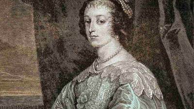 ألكسندرا وماري وهنريتا .. نساء خلف السلطة