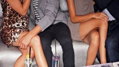 محاسب وزوجته يعلنان عن تبادل الزوجــات عبر الفيس بوك