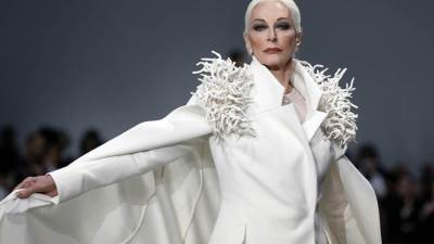 في نيويورك .. Iris Apfel تقدم خطوط موضة .. لكبار السن فقط