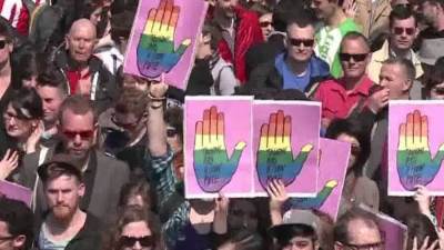 «زواج المثليين» .. يشعل حرب بين الكنيسة والحكومة في بريطانيا