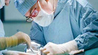  استئصال ورم سرطاني وزنه 23 كيلوجراما من بطن امرأة أمريكية