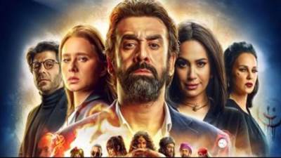  كريم عبد العزيز بطل رواية "الفيل الازرق" 