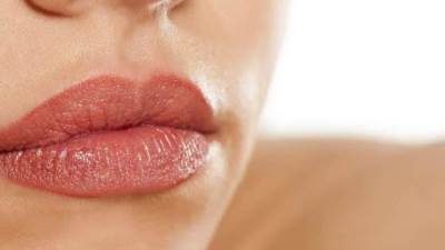  تمرينات تمنحك شفاه فاتنة دائمة الشباب