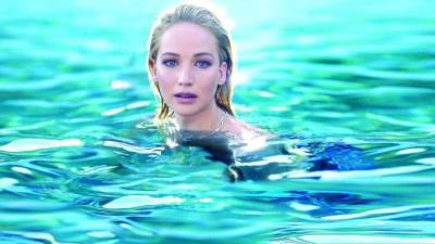 الممثلة العالمية "جينيفر لورانس" الوجه الدعائي الجديد لـ " Dior"