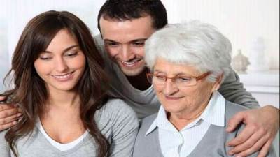 كيف تثيرين اعجاب حماتك واهل زوجك