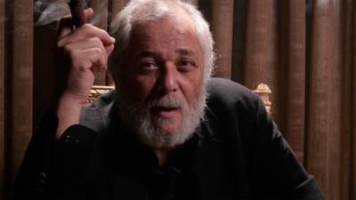 محمود عبد العزيز ونيلى وعزت أبو عوف على السجادة الحمراء بافتتاح الدورة الـ9 لمهرجان دبى اليوم