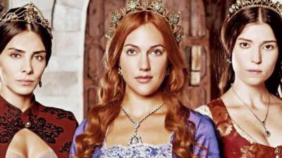 طيران الإمارات يعرض "حريم السلطان"