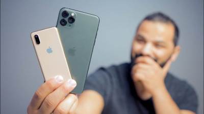 "أبل" .. تحاول كسب أكبر قاعدة مستهلكين من خلال "آي فون ميني"