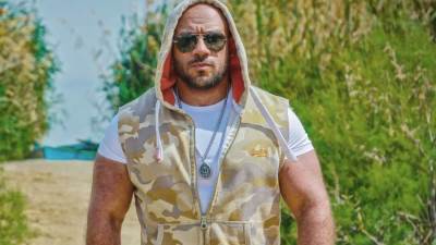 أحمد مكي يستعين بالـ "Body Guards" تفادياً للمشاكل