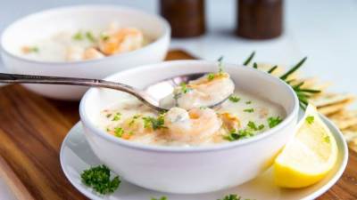 سيدتى إليك .. شوربة المأكولات البحرية