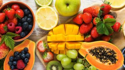 مهندستا ديكور ألمانيتان تشجعان على أكل الفاكهة والخضر غير مستوية الشكل