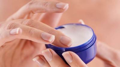 الفازلين لنعومة البشرة فى الشتاء