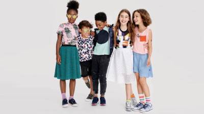 أحذية كلاركس للأطفال لربيع/ صيف 2013 ألوان حيّة