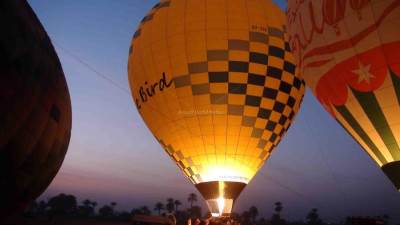 إنتقاد الـ BBC Radio 2 بسبب ما كتبه علي تويتر عن حادث المنطاد الهوائي الذي وقع في مصر