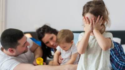 الأثار النفسية للتمييز بين الأبناء .. كيف تؤدي إلى نتائج سيئة وفقدان الثقة بالنفس؟