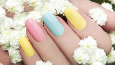 جديد .. طلاء أظافر بعطور الربيع