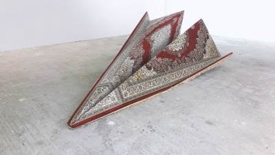 “السجادة الطائرة” بساط الريح في بيتك