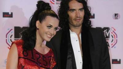 راسيل براند يسخر من زواجه من كاتي بيري