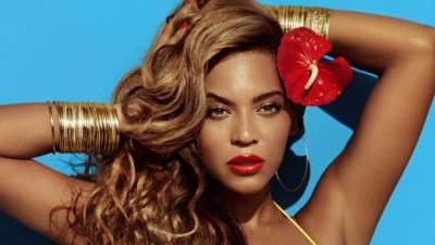 بيونسيه تعتمد الإثارة .. وتكتفي بملابسها الداخلية من أجل VOGUE
