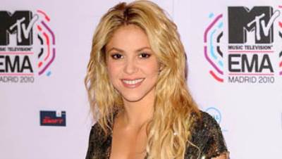 صديق شاكيرا السابق يقاضيها ويطالب ب100 مليون دولار.