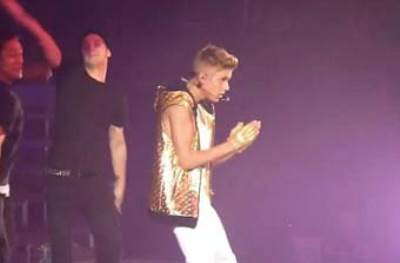 جاستين بيبر يقطع حفله في تركيا مرتين والسبب..؟