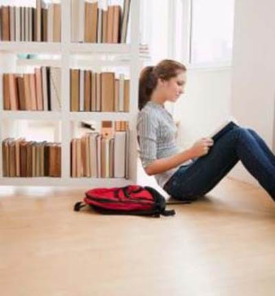 الدراسة تصيب الفتيات بالضغوط النفسية أكثر من الفتيان