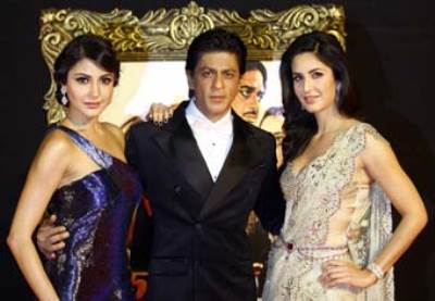 نجاح العملية الجراحية التي أجريت لشاروخان