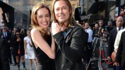 براد بيت يعطي بقشيشا بقيمة 450 جنيه إسترليني لأحد النادلات