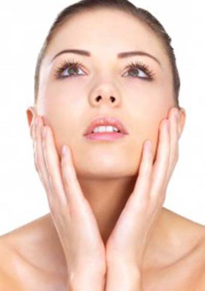 تخلصى من لمعان بشرتك بطريقة سهلة