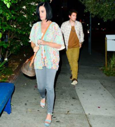 كاتي بيري تلتقي جون ماير مجدداً .. فهل يتجدد الحب بينهما؟