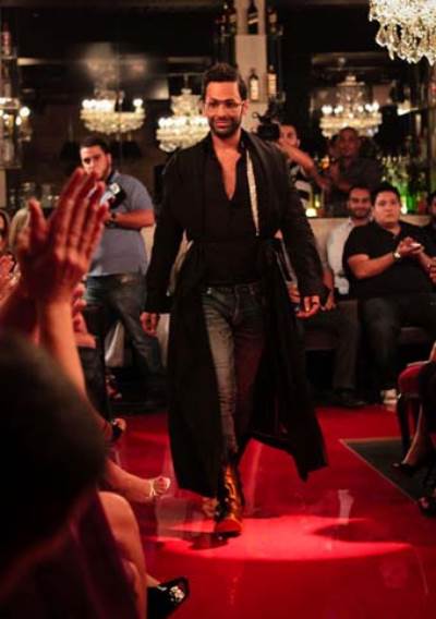 طوني يعقوب مصمم لبناني على أبواب العالمية