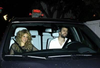 شاكيرا تخطف الأنظار بضحكتها المبهرة