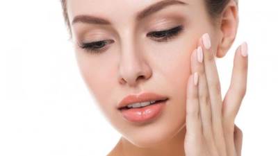 كريمات لعيونك بفاعلية فائقة ضد علامات الشيخوخة