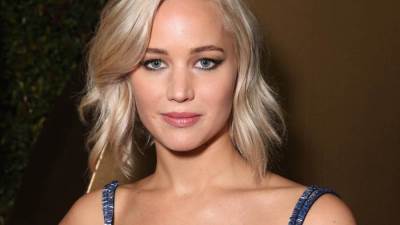 بعد ستة أشهر من الإنفصال .. جنيفر لورانس ونيكولاس هولت يعودان