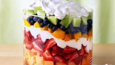 سلطة الفواكة بالكريمة