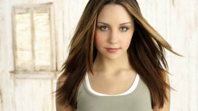  والداي أماندا بينز : نسعى للسيطرة على شؤونها الشخصية والمالية