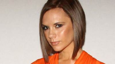 فيكتوريا بيكهام تعرض مساعدتها في تربية الطفل الملكي الجديد