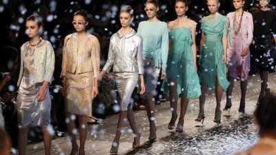 أسبوع الموضة فى برلين يضم المزيد من الملابس النسائية ذات المقاسات الكبيرة