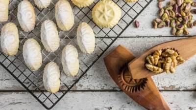 كحك العيد بالعجوة والمكسرات