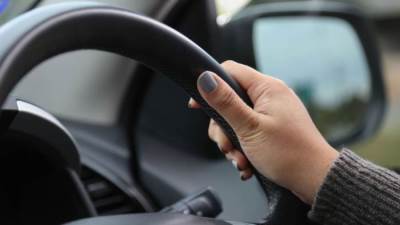 إمراة تقود سيارتها مسافة 190 ميل وهي نائمة