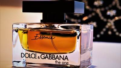 عطر المرأة الأول من Dolce & Gabbana P our Femme Intense