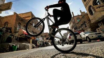  إمرأة تسرق دراجتها المسروقة