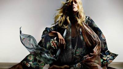  في الذكري الستين لمجلة Playboy كيت موس تتعري علي غلافها